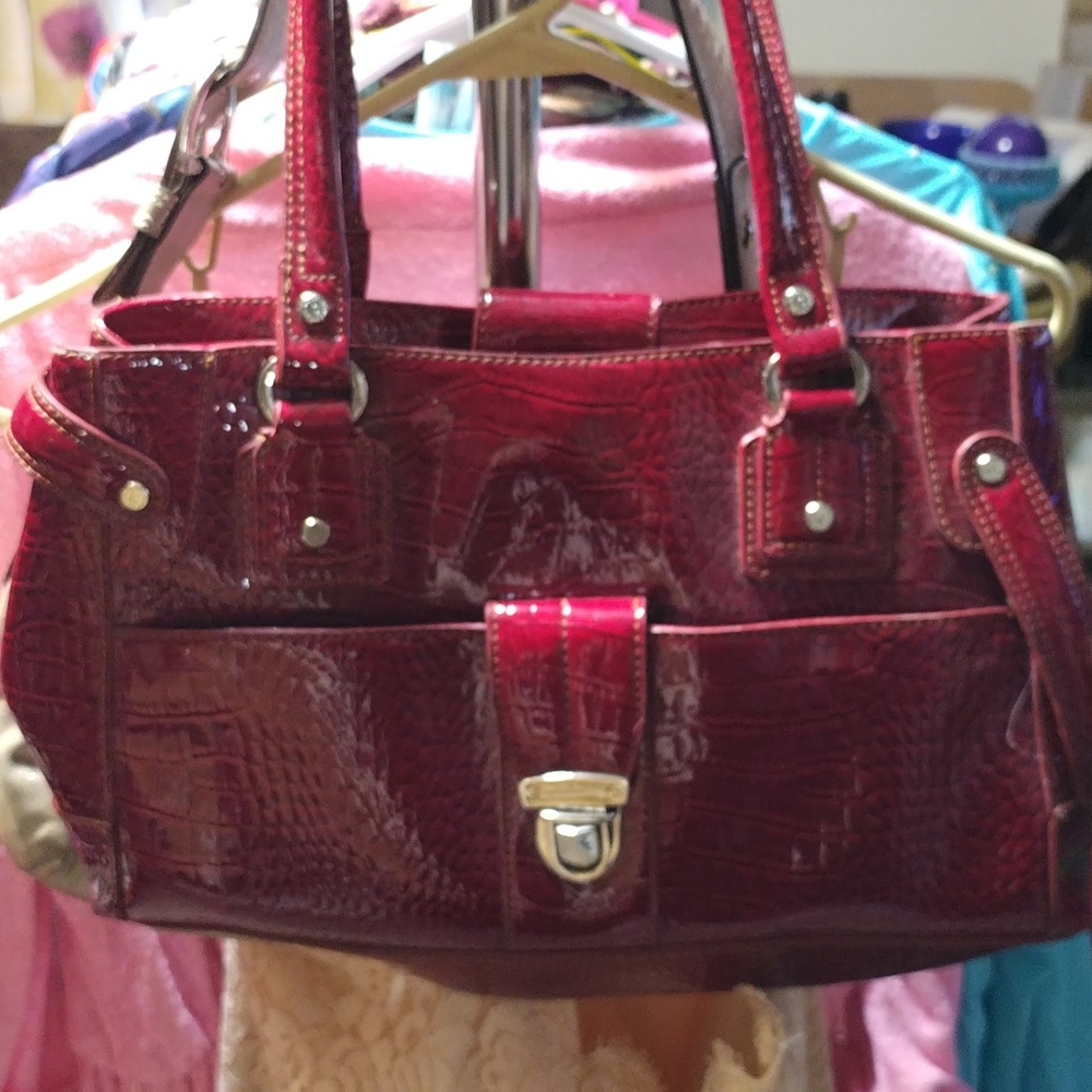 Vintage Liz Claiborne red patent shoulder bag